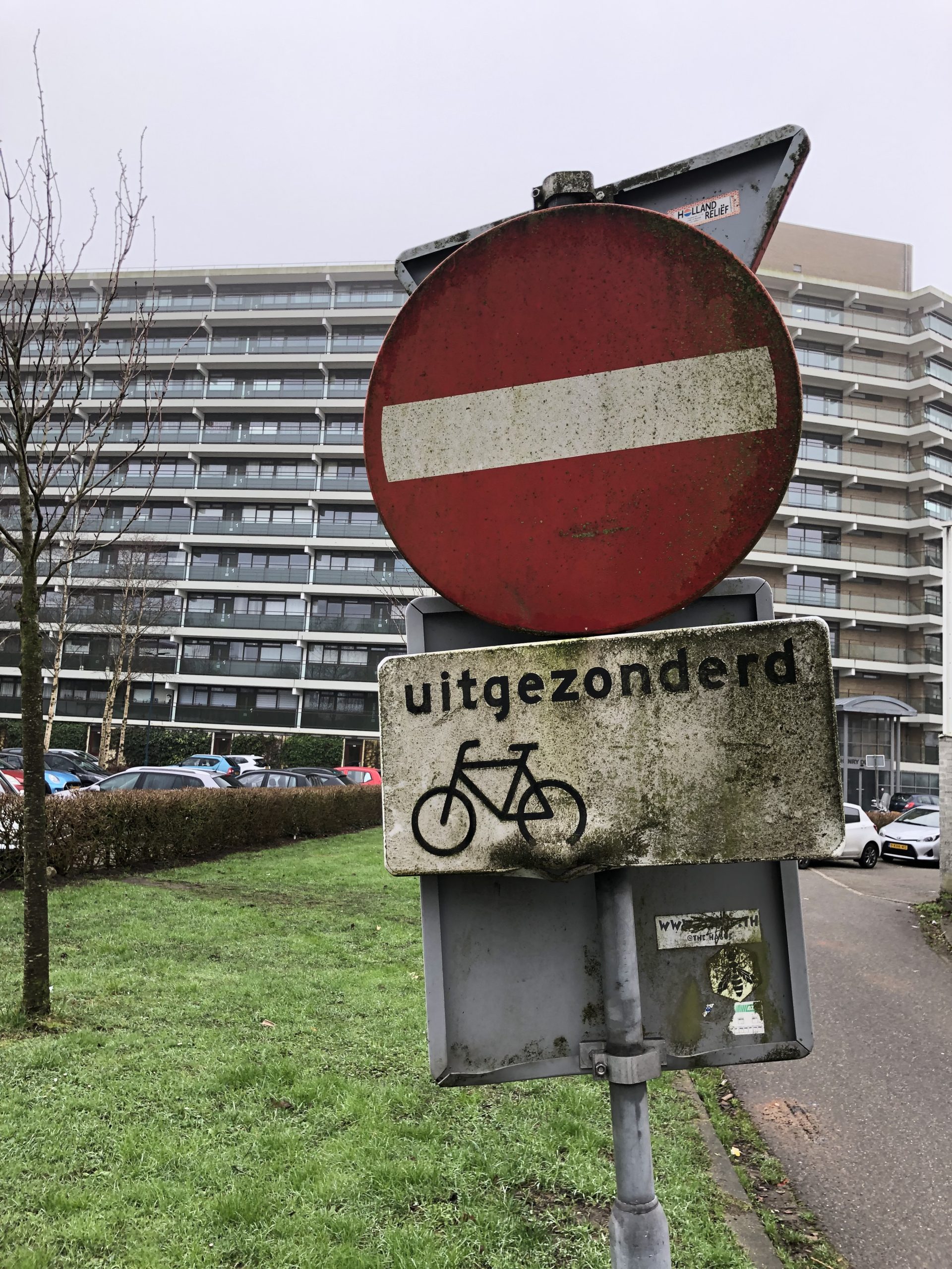 Reinigen verkeersborden